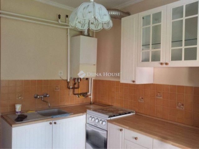 Kiadó téglalakás, albérlet, Kecskeméten 180 E Ft / hó