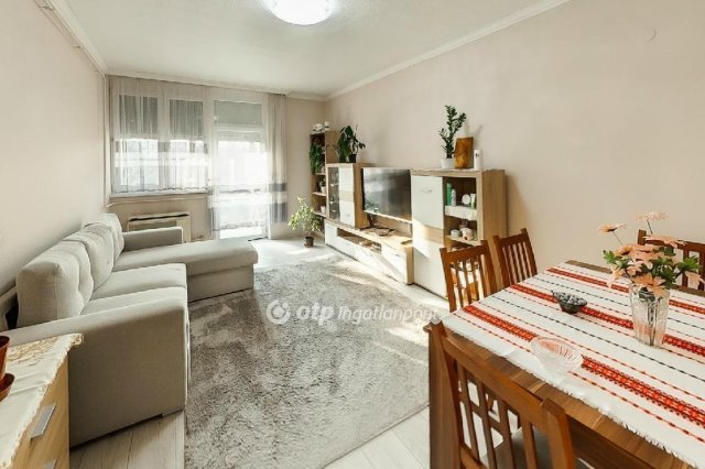 Eladó téglalakás, Egerben 45 M Ft, 2 szobás