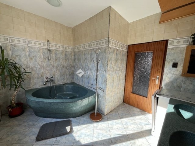 Eladó családi ház, Budaörsön 199.9 M Ft, 5 szobás