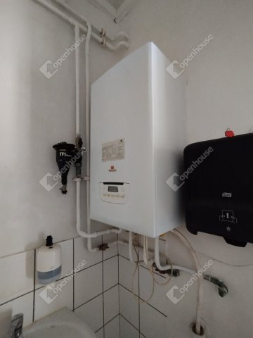 Eladó családi ház, Győrött 64.9 M Ft, 3 szobás