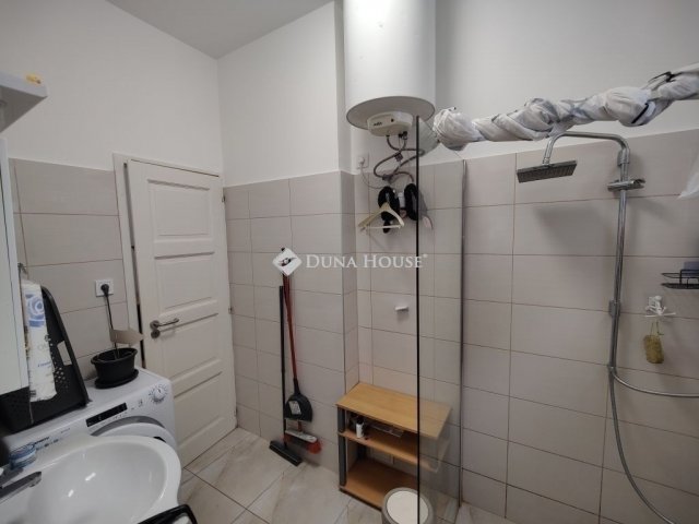 Eladó családi ház, Budapesten, XVIII. kerületben 160 M Ft