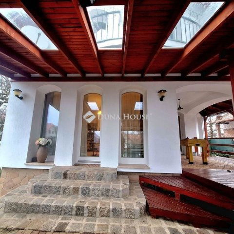 Eladó családi ház, Nagykovácsiban 219 M Ft, 4 szobás