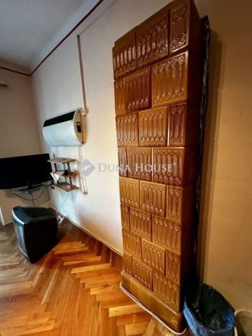 Eladó téglalakás, Komlón 12.7 M Ft, 1 szobás