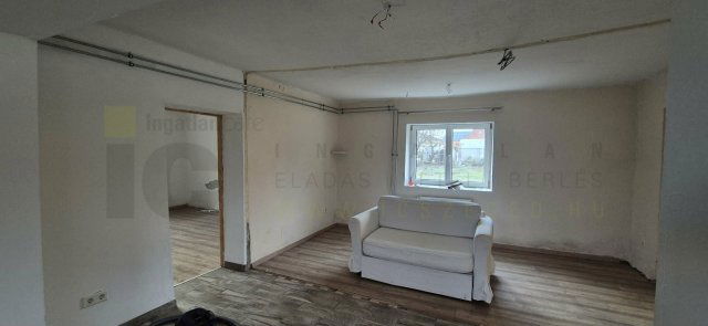 Eladó családi ház, Szegeden 47.5 M Ft, 2+2 szobás