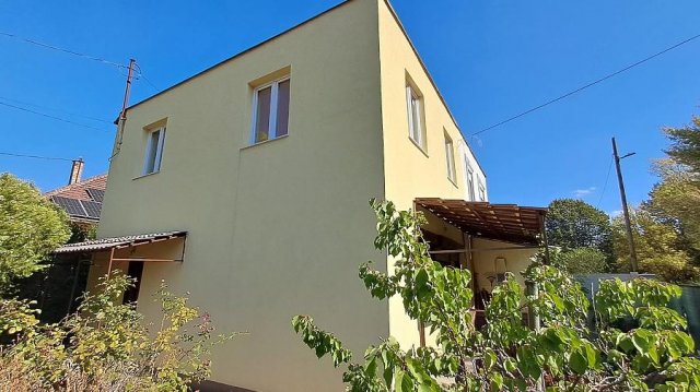 Eladó ikerház, Budapesten, XV. kerületben 106.9 M Ft, 2+1 szobás