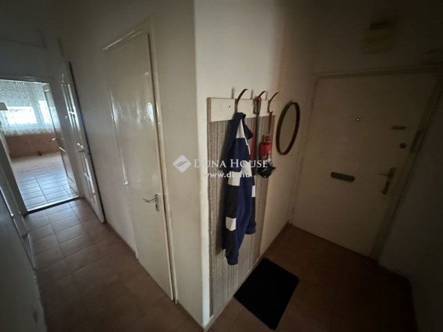 Eladó téglalakás, Debrecenben 72 M Ft, 3 szobás