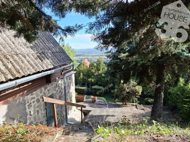 Eladó nyaraló, Leányfaluban 45 M Ft, 1 szobás