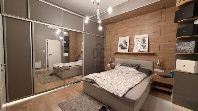 Eladó téglalakás, Budapesten, VI. kerületben 108 M Ft, 2 szobás