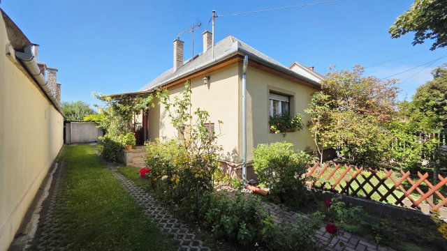 Eladó családi ház, Debrecenben 89 M Ft, 3 szobás