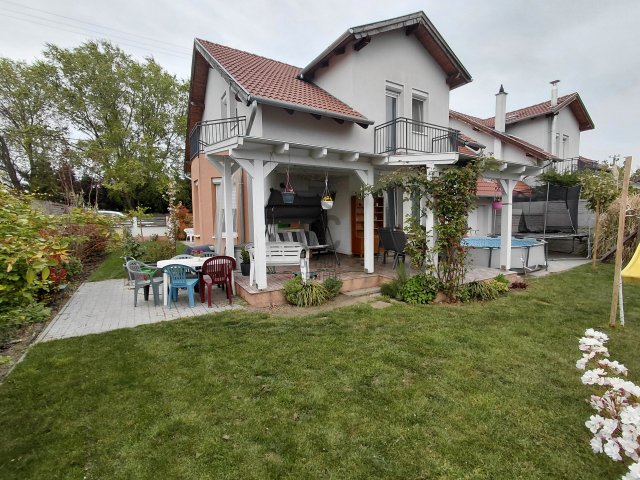 Eladó ikerház, Délegyházán 129.9 M Ft, 6 szobás