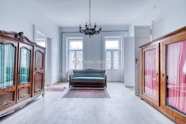 Eladó téglalakás, Budapesten, V. kerületben 240 M Ft, 4 szobás