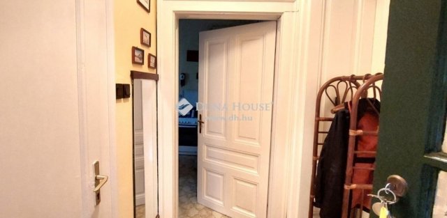 Eladó téglalakás, Szombathelyen 29 M Ft, 3 szobás