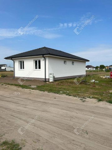 Eladó családi ház, Mórahalmon 51.5 M Ft, 2 szobás