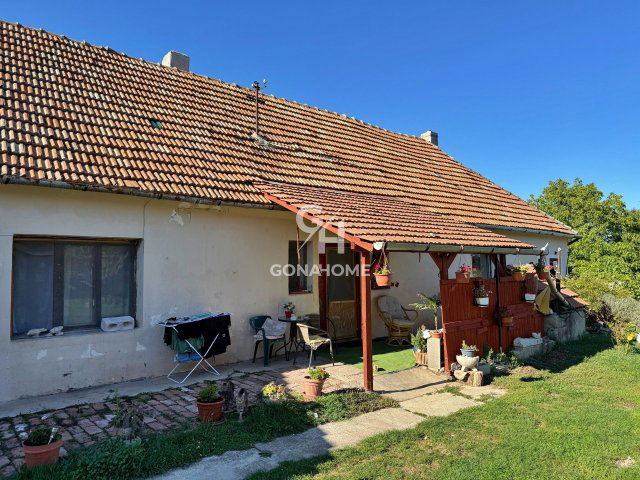 Eladó családi ház, Márkón 39.9 M Ft, 2 szobás