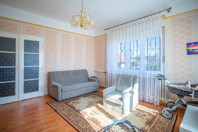 Eladó családi ház, Csömörön 108 M Ft, 4 szobás