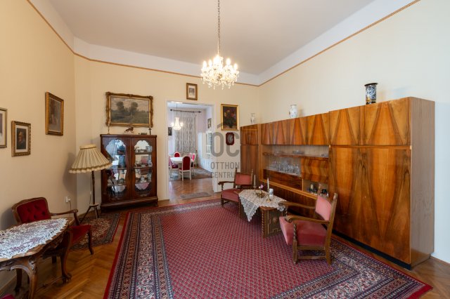 Eladó családi ház, Debrecenben 194 M Ft, 5 szobás