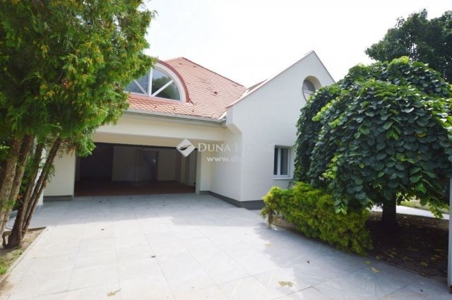 Eladó családi ház, Velencén 215 M Ft, 6 szobás