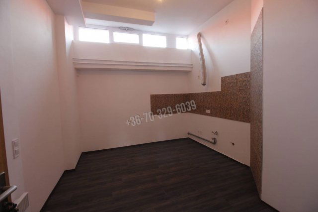 Eladó iroda, Sopronban 24.49 M Ft, 1 szobás / költözzbe.hu