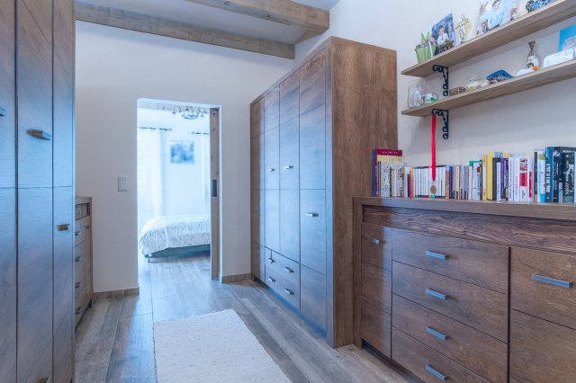 Eladó családi ház, Velencén 385 M Ft, 5 szobás