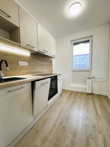 Eladó panellakás, Pécsett 44.9 M Ft, 1+1 szobás