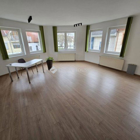 Kiadó iroda, Kecskeméten 133 E Ft / hó / költözzbe.hu