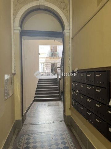 Eladó téglalakás, Budapesten, VI. kerületben 82 M Ft, 3 szobás