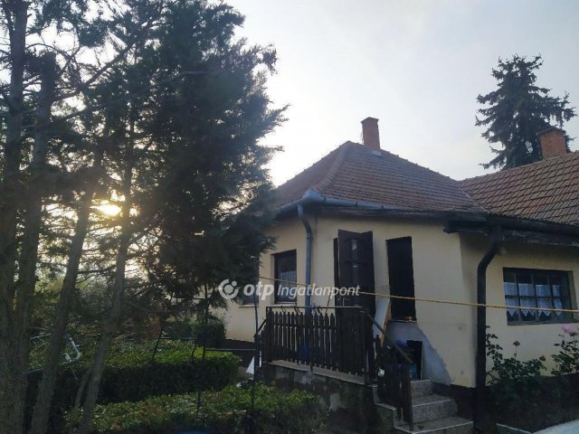 Eladó családi ház, Jászfényszarun 39 M Ft, 3 szobás
