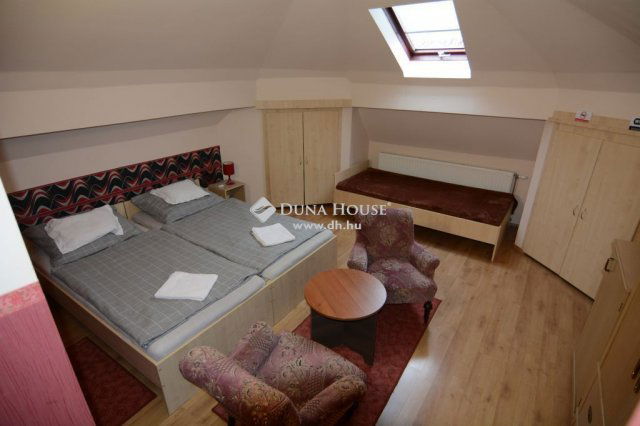 Eladó hotel, Nagykőrösön 170 M Ft, 7 szobás