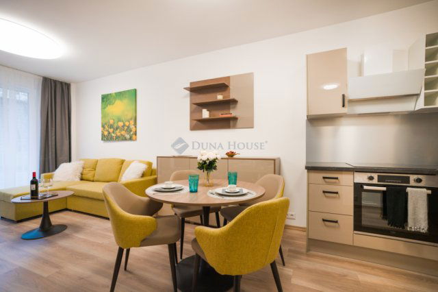 Eladó téglalakás, Budapesten, VIII. kerületben 48.129 M Ft