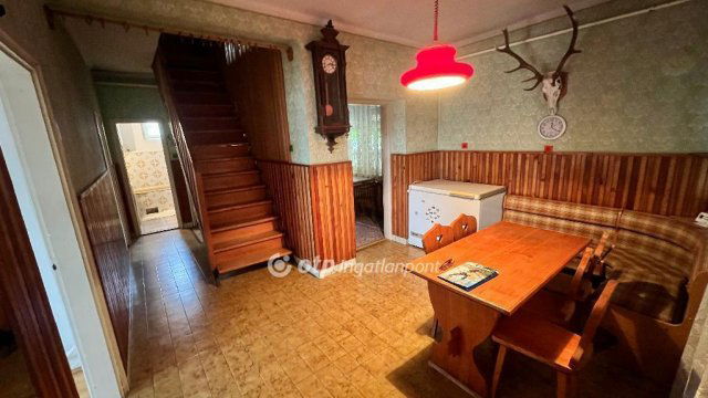 Eladó családi ház, Ugodon 37.9 M Ft, 5 szobás