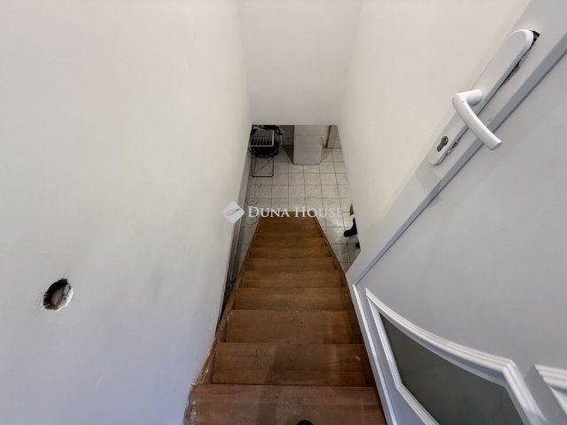 Eladó téglalakás, Budapesten, XX. kerületben 35 M Ft, 3 szobás