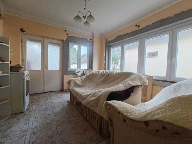 Eladó családi ház, Kunszentmártonban 14 M Ft, 3 szobás