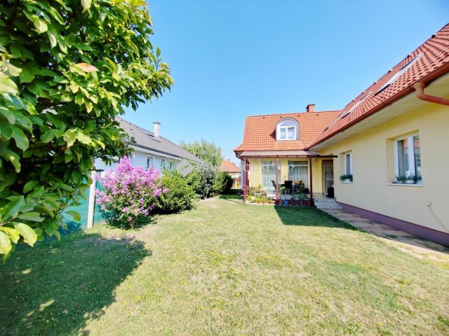 Eladó családi ház, Szombathelyen, Fenyő utcában 119.9 M Ft