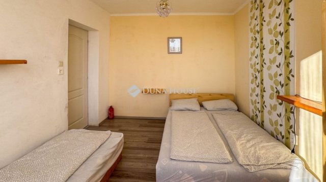 Eladó családi ház, Bogácson 64.95 M Ft, 7 szobás