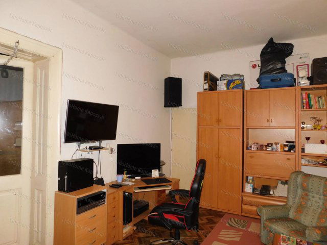 Eladó téglalakás, Kaposváron 17.5 M Ft, 5 szobás