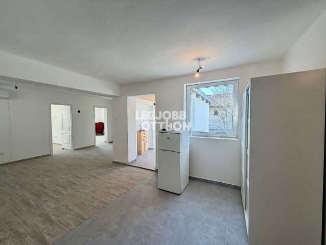 Eladó családi ház, Törtelen 39.9 M Ft, 3+1 szobás