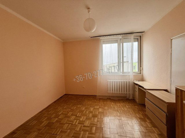 Eladó téglalakás, Oroszlányban 34.3 M Ft, 2 szobás