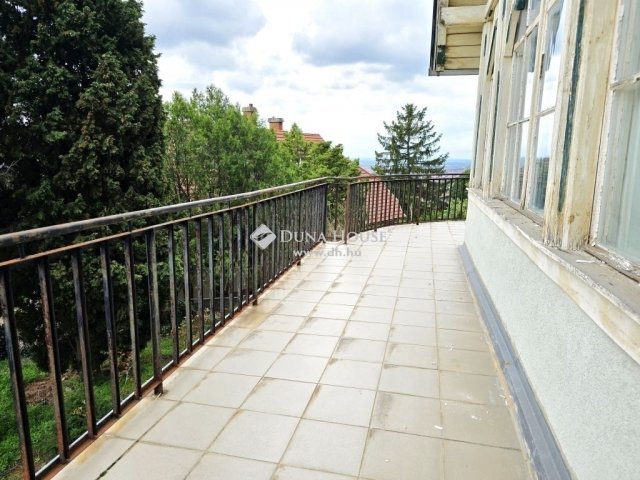 Eladó családi ház, Pécsett 129.9 M Ft, 5 szobás