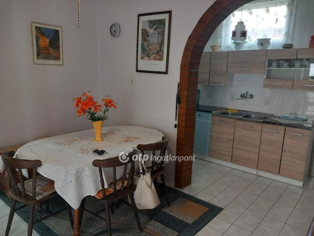 Eladó családi ház, Hajdúböszörményen 49.9 M Ft, 4 szobás