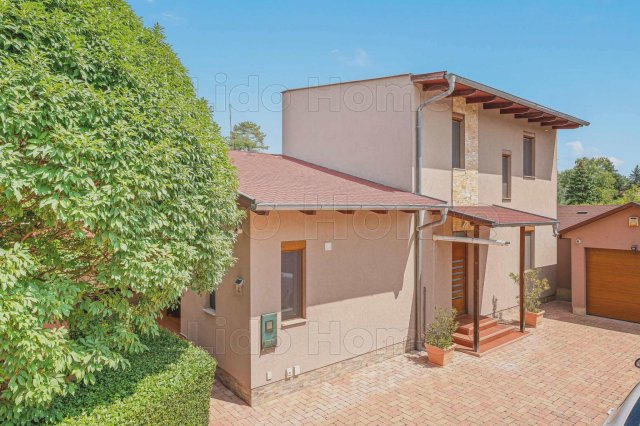 Eladó családi ház, Siófokon 180 M Ft, 5 szobás