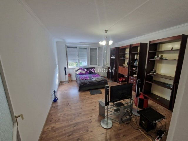 Eladó panellakás, Kecskeméten 43.9 M Ft, 2 szobás