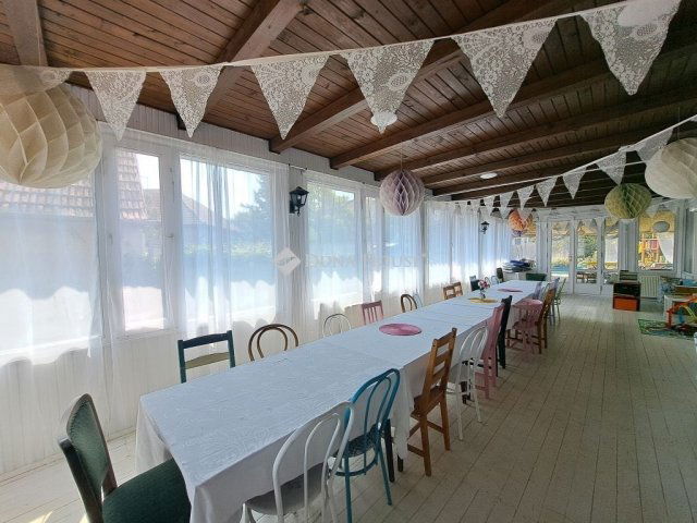 Eladó hotel, Galgahévízen 215 M Ft, 16 szobás