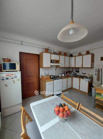 Eladó családi ház, Szomolyán 62.85 M Ft, 4 szobás