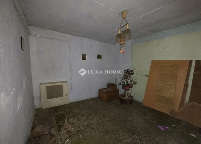 Eladó családi ház, Szegeden, Kun utcában 29.99 M Ft, 2 szobás