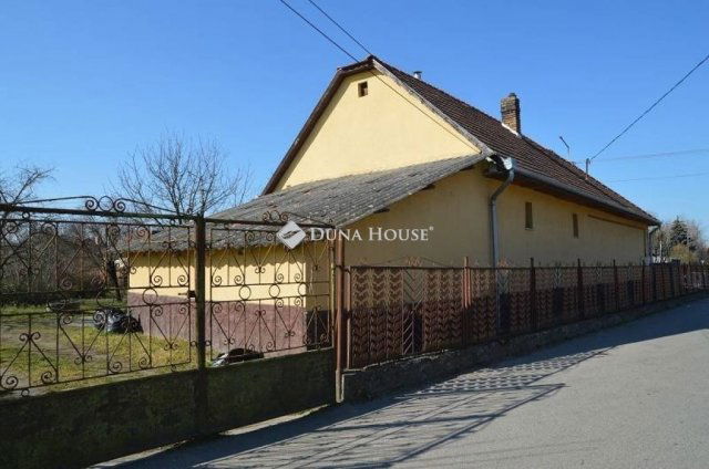 Eladó családi ház, Tápióbicskén 37.5 M Ft, 2 szobás