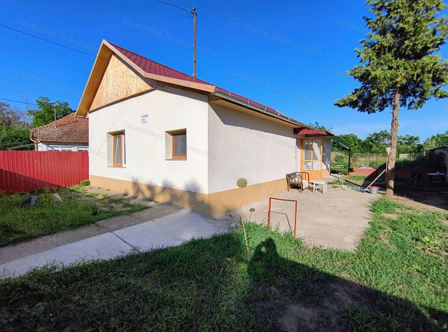 Eladó családi ház, Fegyverneken 14.5 M Ft, 3+1 szobás