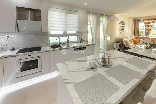 Eladó családi ház, Kecskeméten 103.9 M Ft, 4 szobás