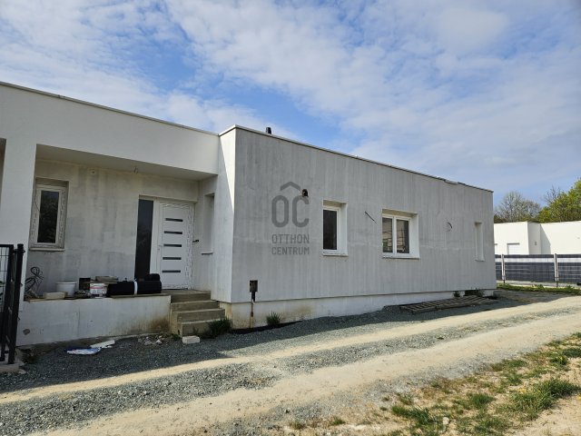Eladó ikerház, Kőszegen 88.88 M Ft, 3 szobás