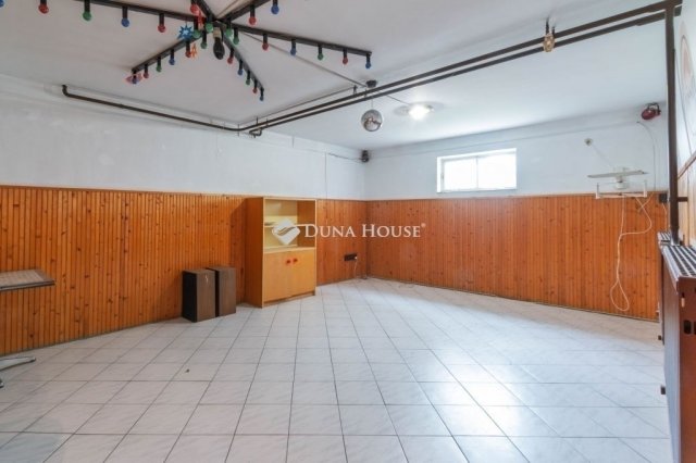 Eladó családi ház, Vecsésen 139.99 M Ft, 5 szobás