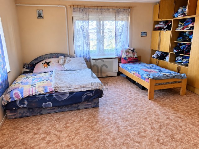Eladó családi ház, Egyházaskozáron 16 M Ft, 2 szobás